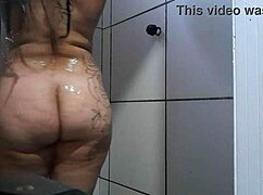 quer tomar um banho com a miia thalia