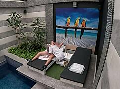 Jeg kalder på roomservice pigen fra privat suite til blowjob indtil jeg kommer