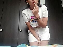 milet fingering outdoors with cute latina amateurs