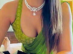 Desi Hot Sexy Juicy Bahu Fucks Sasur with Cumshot
