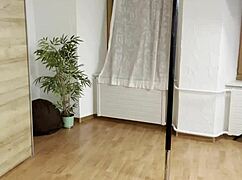 Naked Power Flexing with Miss Daisy Diamond!