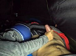 fui de camping con mi hermanastra culona y la follo dentro de la carpa