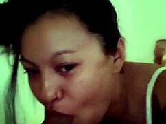 Real Homemade Babe Swallows Cock Deepthroat with Cumshot!