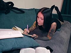 my nerdy step bro got turned on by my ass 😏