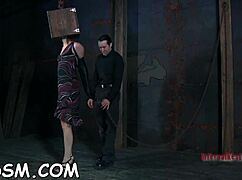 Watch this babe get her slit pleasured in the contest