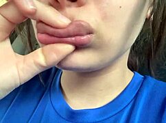 Awesome Spitting Mouth Latina