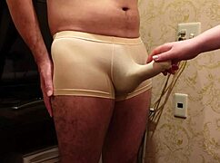 女主虐婊子狠搓龟头弱鸡巴喷精