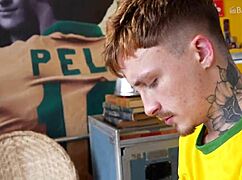 Bastidores: Kevin and Ethan in Brazilian interracial threesome backstage.