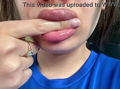 Awesome Spitting Mouth Latina