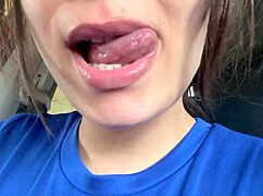 Awesome Spitting Mouth Latina