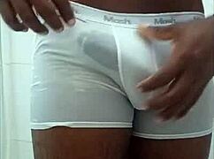 Nego Rubi Pauzudo Mostrando Sua Rola Grande E Grossa