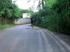 ninfetinha shows sensual bath in outdoor setting