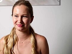 beauty fingers her ass