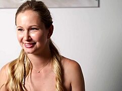 beauty fingers her ass