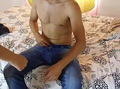 padrastro pervertido rompe el co�o de su hijastra de 18 a�os