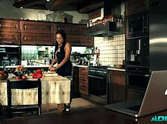 follándome a su mujer y el marido nos pilla...