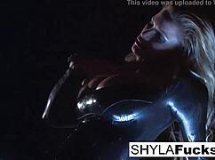 sexy shyla stylezs enjoys a smoking fetish session