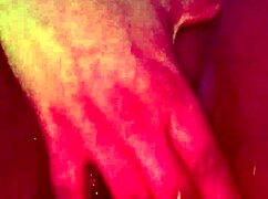 Gostosa Gozando Sozinha na Cama