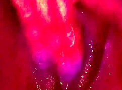 Gostosa Gozando Sozinha na Cama