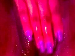 Gostosa Gozando Sozinha na Cama