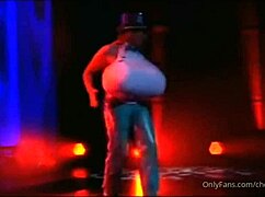 i saw the bustiest stripper rip her clothes