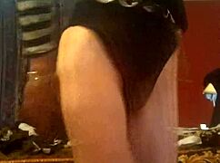 Hey, check out rikitgurl69's sexy shemale legs in those tight leggings.