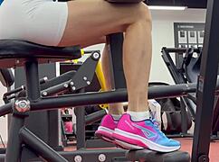 Brunette Stunner Works Her Wet Curves at the Gym