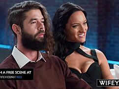 i'm alyx urie, crazy hotwife showin hubby bbc lickin and doggystyle