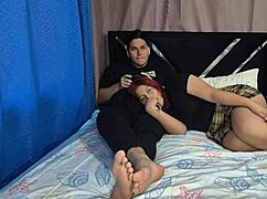 estaba jugando videojuegos hermanastra quiere follar 😈