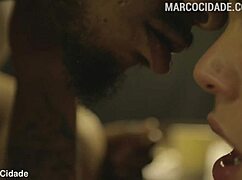 The writer licks the white pussy of the blonde babe, Bárbara Alves, with Nego Catra watching