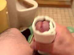 Japanese amateur feels pleasure in solo masturbation