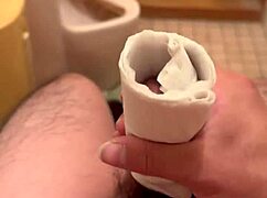 Japanese amateur feels pleasure in solo masturbation