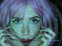 la dea italiana ipnotica svuota la mente