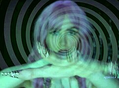 la dea italiana ipnotica svuota la mente