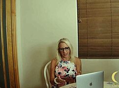 I got scoldin' counselin' from Professora Lexi, her big tits shinin'