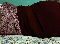 sanjana aunty shows her ass in saree 😏