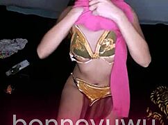 Bonneyuwu as Leia masturbates with Vader's dildo 😍