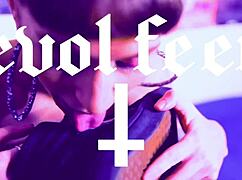 i can make you cum with my vans sneakers 😈