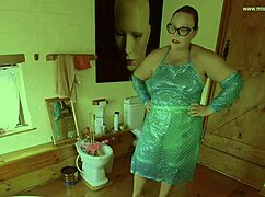 I’m Obsessed with Dominatrix Mistress April in This Wild Game Show!