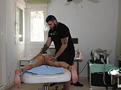 Milf enjoys detailed massage with oral happy ending