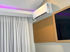 Iniciante Model Shows Off Sexy Long Hair POV