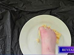 Hey, check out this barefoot milf bathing fantasy with sexy toe-sucking