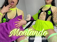 Teen 18+ humps pillow to delicious orgasm and squirts in amateur fun.