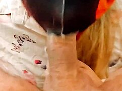 Latina Milf Housewife Sucks Off Construction Worker in Real Homemade Clip