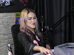 Beautiful Brazilian loira EXPLAINS how to do good ANAL SEX, DEMONSTRATES her BLOWJOB and MOANS when ENFIAR NO CU in sheer red