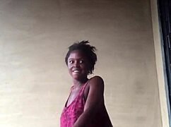 crazybitch loves to twerk her sexy big ass wherever she is