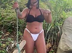 i feel so wild with peludinhas lesbians banging on the beach