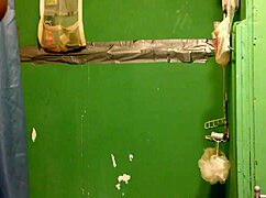 Big booty shemale jerking off in casual amateur scene