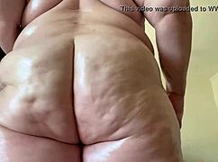 ariesbbw got that big fat oiled ass shaking! 🍑