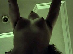 cogiendo a mi rica puta en el hotel con creampie